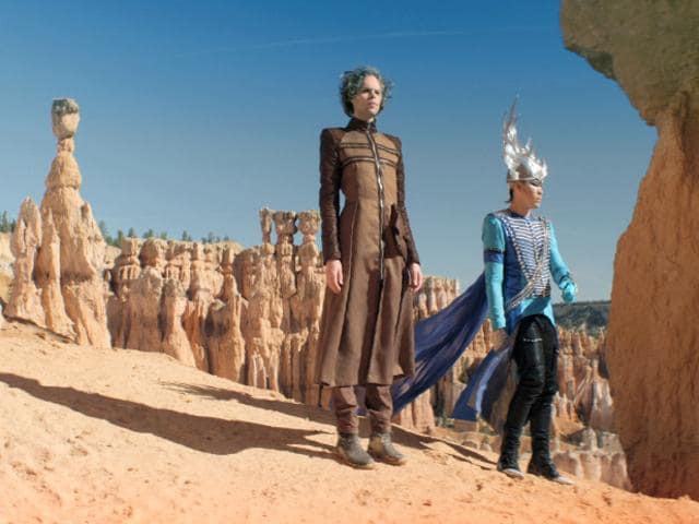 Empire Of tHe sun presenta video para 