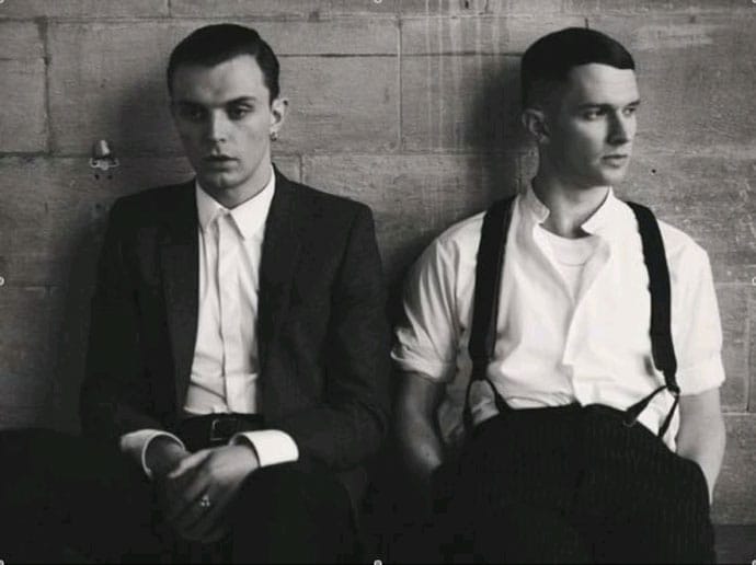 Hurts y su cover a Oasis