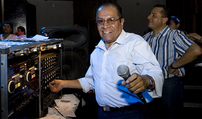 Don Ramón Rojo y el Sonido La Changa: Con música despierto, vivo y ...