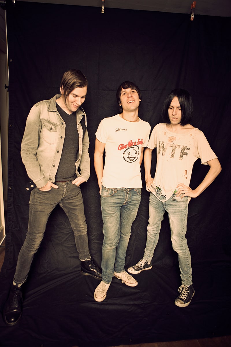 The Cribs con For All My Sisters Indie Rocks!