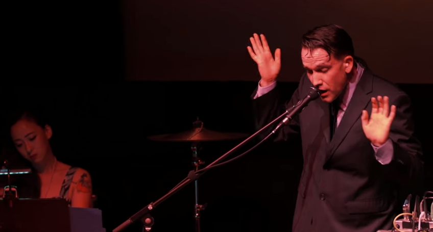 ¡Xiu Xiu tocó el soundtrack de Twin Peaks!