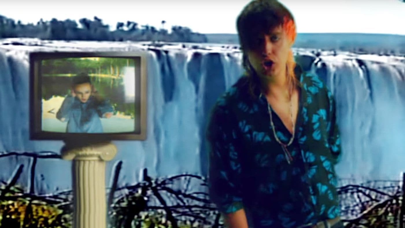 Jehnny Beth y Julian Casablancas juntos en un video