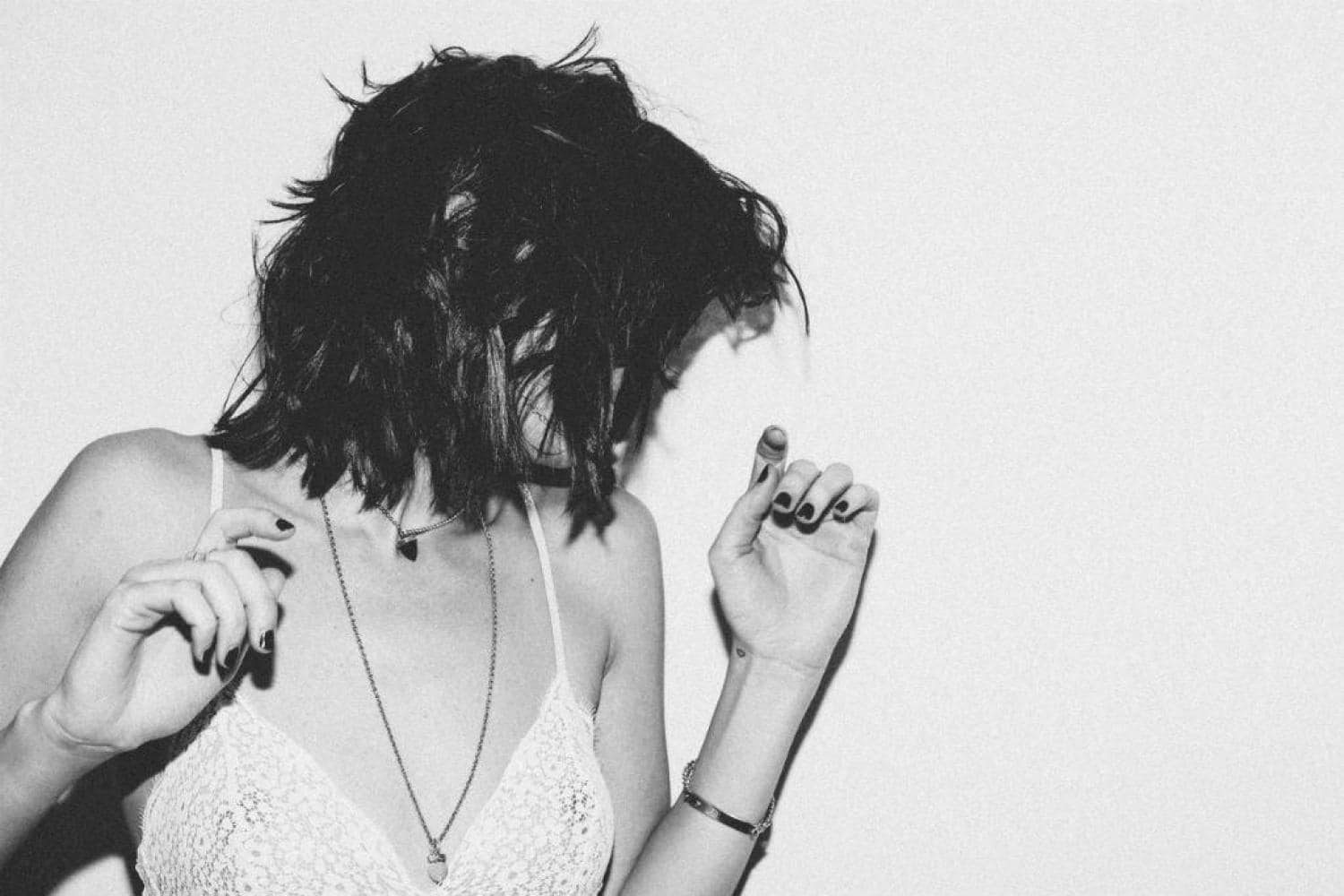 Elohim estrena "Pigments" Indie Rocks!