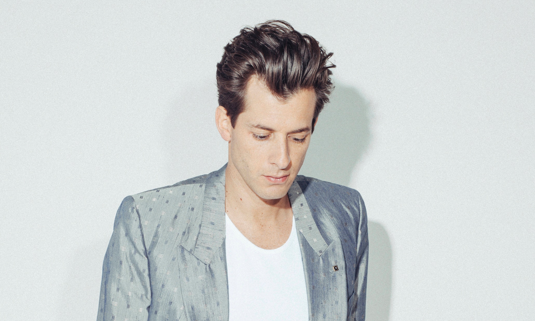 Mark Ronson comparte el video "Summer Breaking/Daffodils" Indie Rocks!