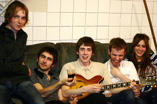 Escucha un tema de la primera banda de Miles Kane