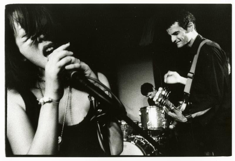 Blonde Redhead comparte demo