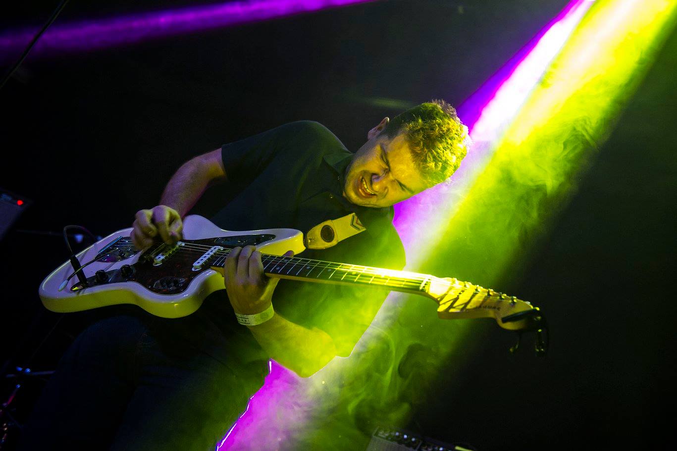 Triángulo de Amor Bizarro en el Foro Indie Rocks!