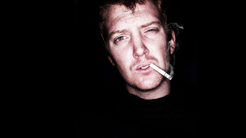 Josh Homme da una sorpresa en vivo