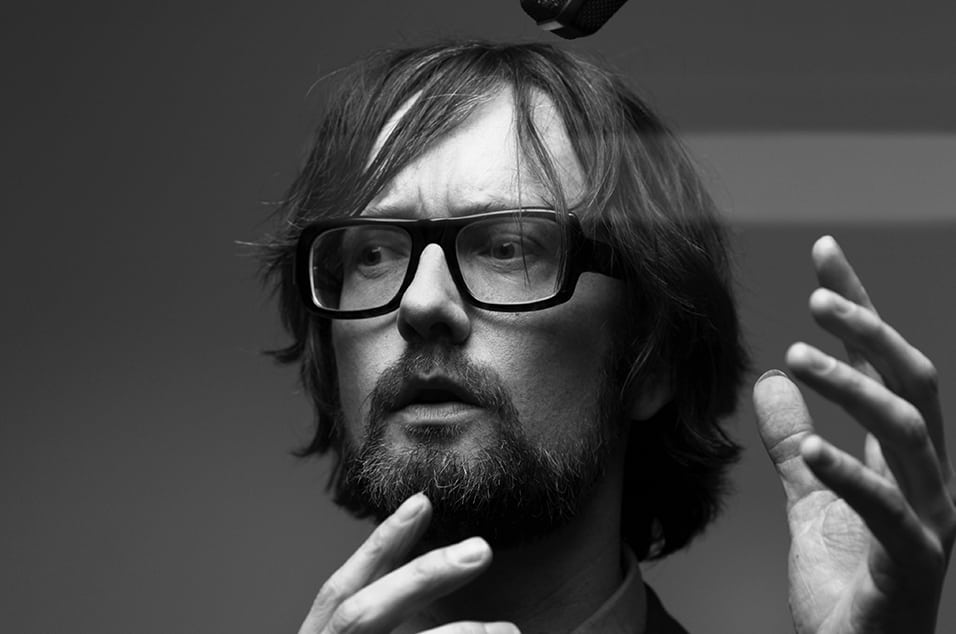 Jarvis Cocker reversiona "Running The World" Indie Rocks!