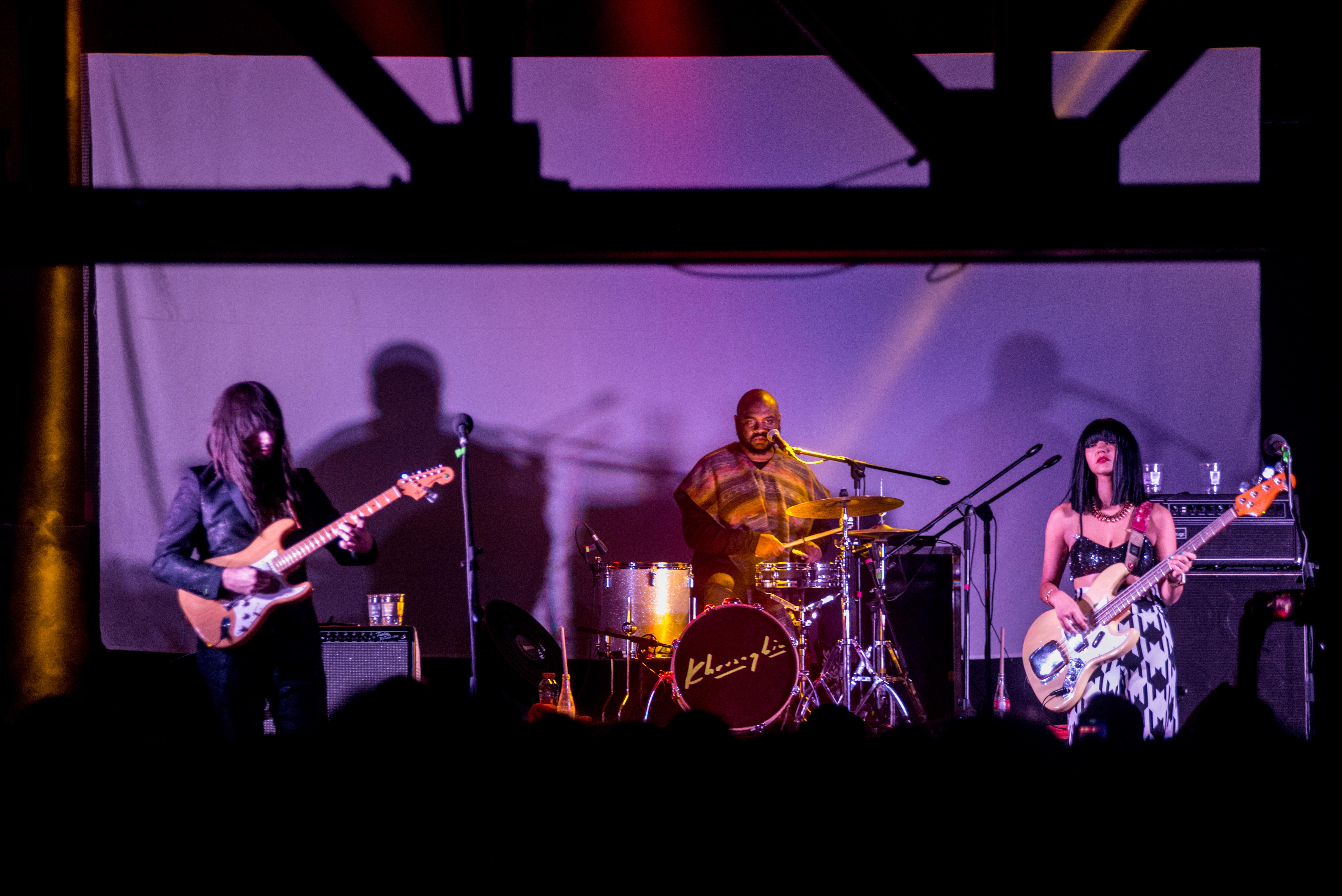 Khruangbin en C3 Stage