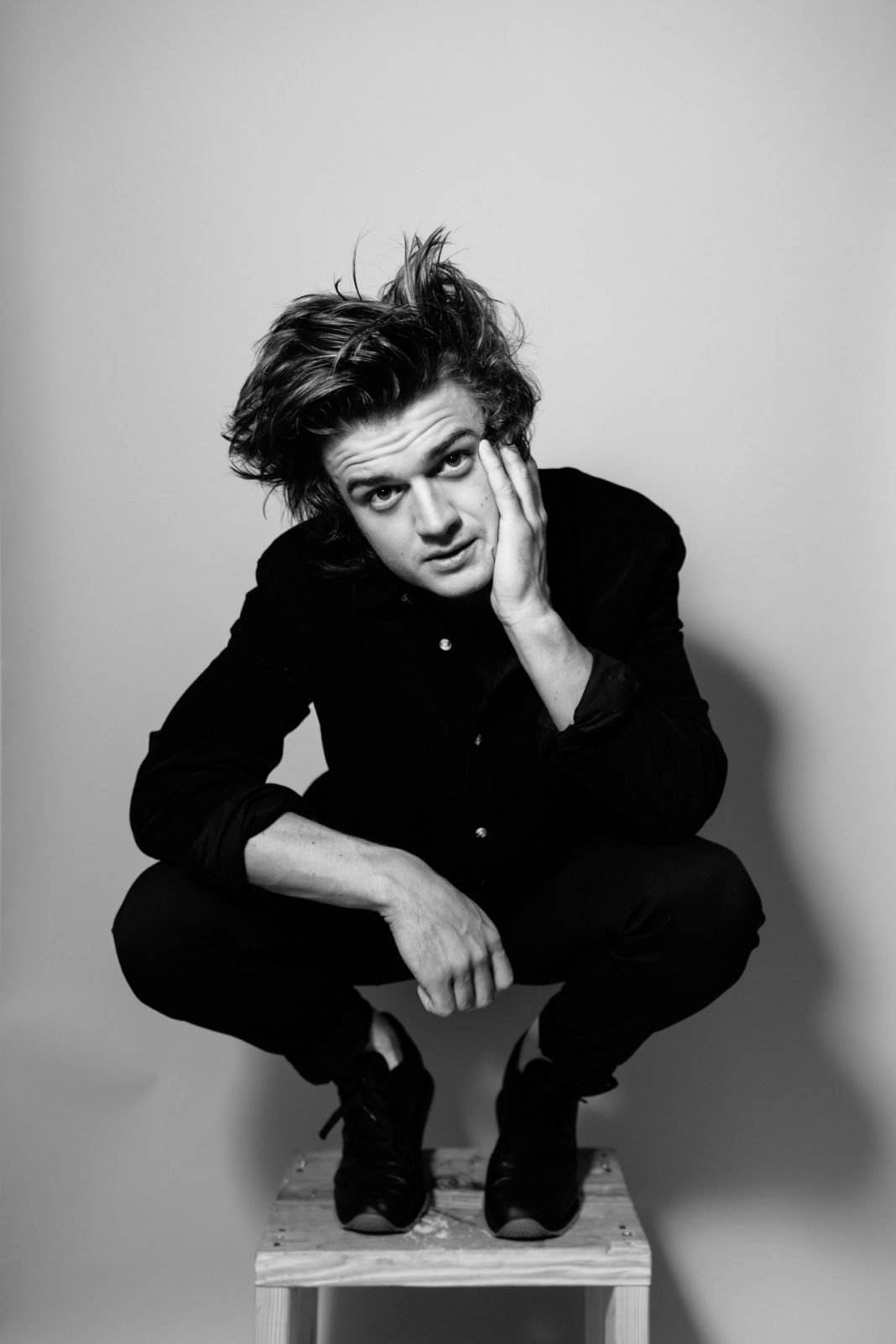 Joe Keery de Stranger Things debuta con la canción "Roddy" Indie Rocks!