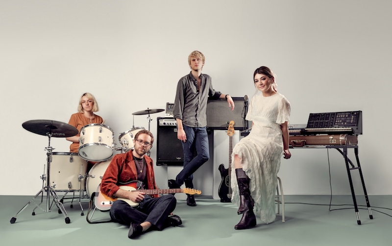 Yumi Zouma comparte “Give It Hell”