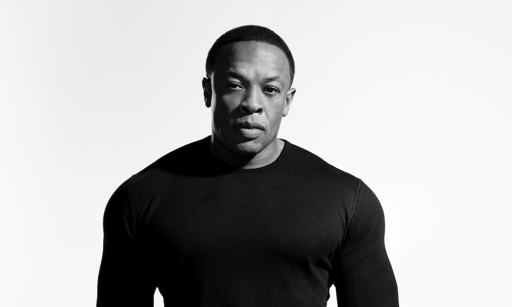 ¿Cuánto mide Dr. Dre? Dr-Dre-Interscope-Aftermath-Publicity-Photo