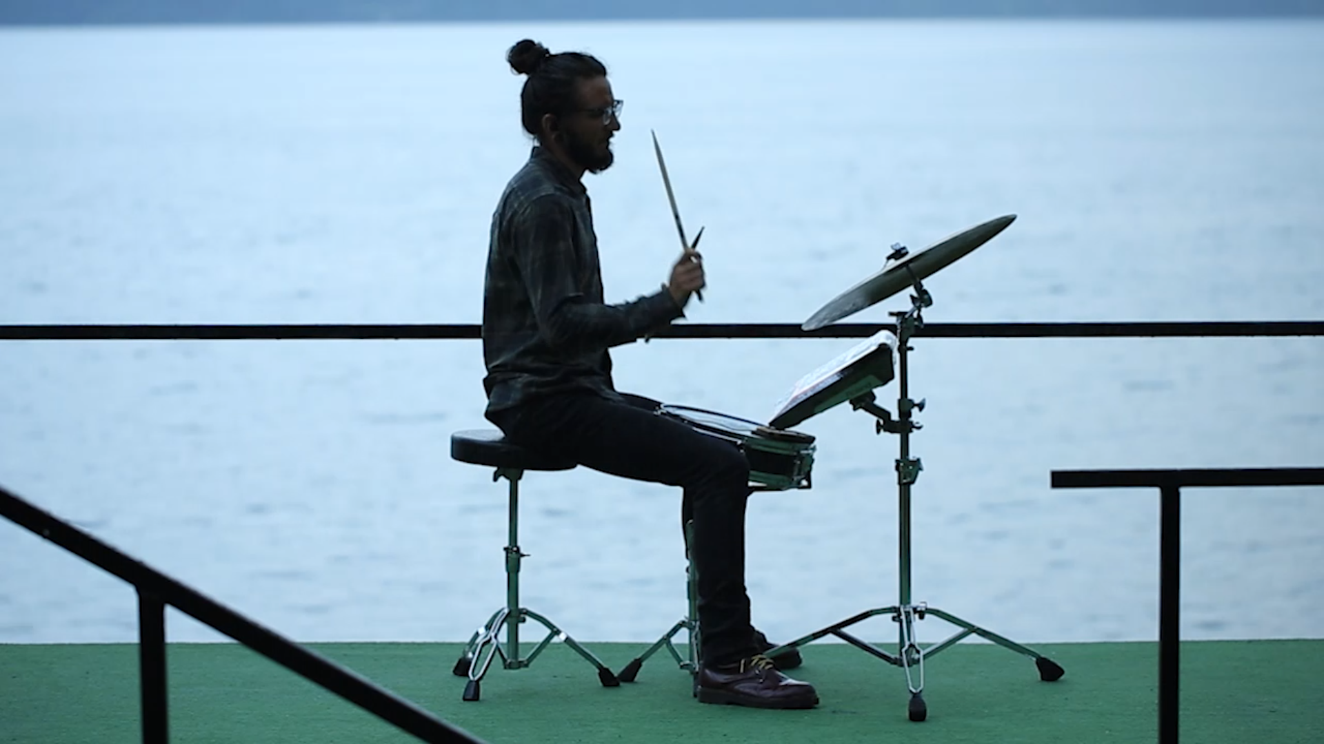 PREMIERE: Birdhaus presenta su sencillo “Hiroshima”