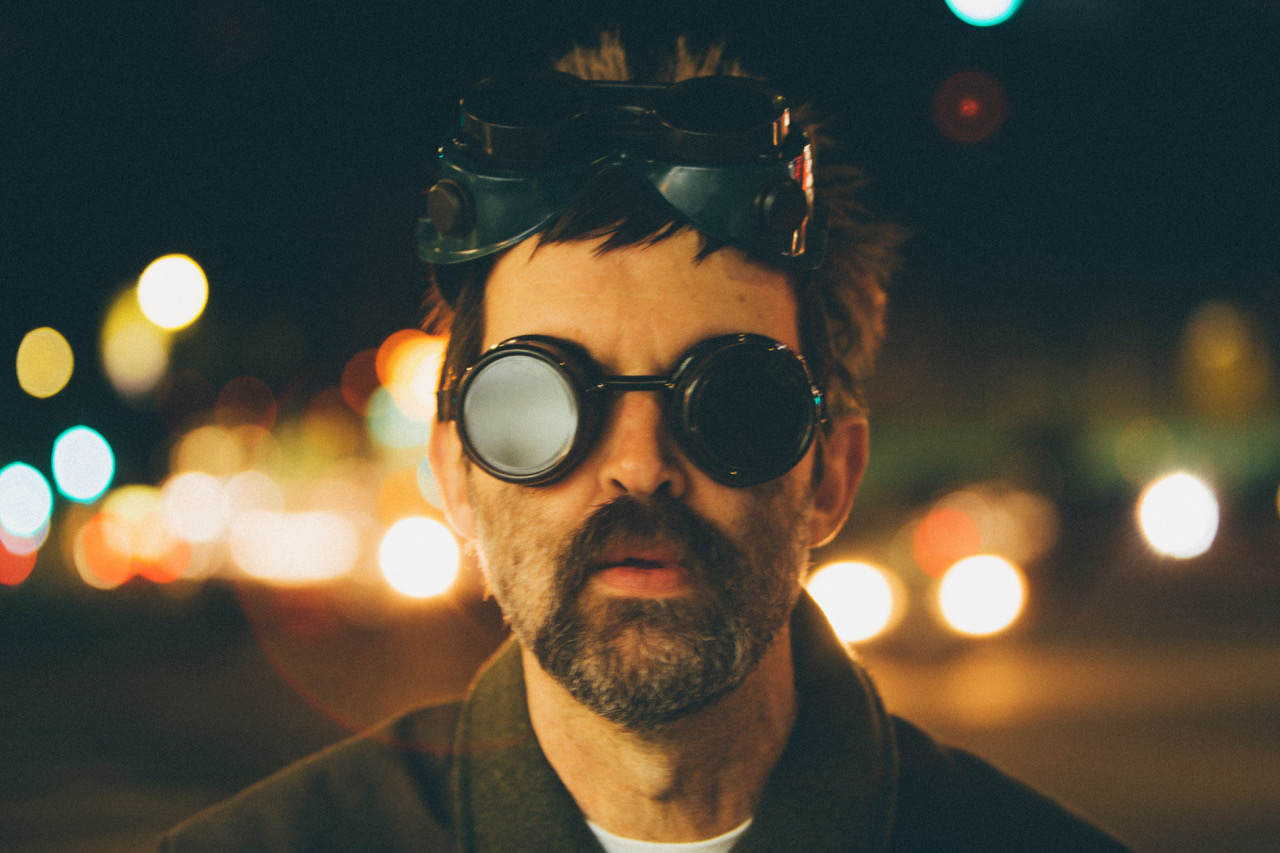 Eels estrena el single “Who You Say You Are”