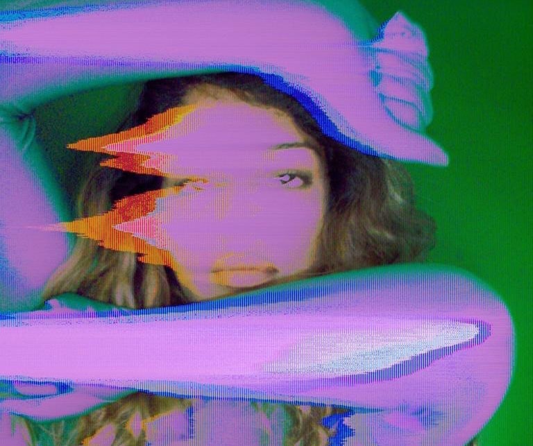 M.I.A. comparte “CTRL”