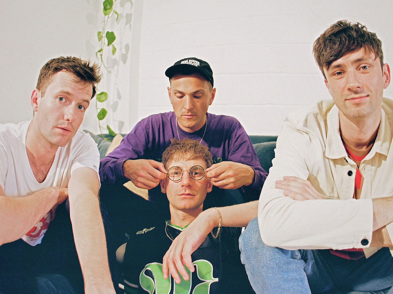 Glass Animals comparte video de “Space Ghost Coast To Coast”