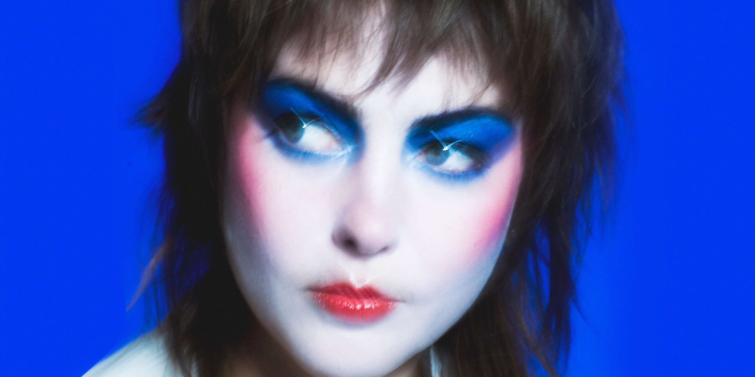 Angel Olsen presenta versión psicodélica de “Safety Dance”