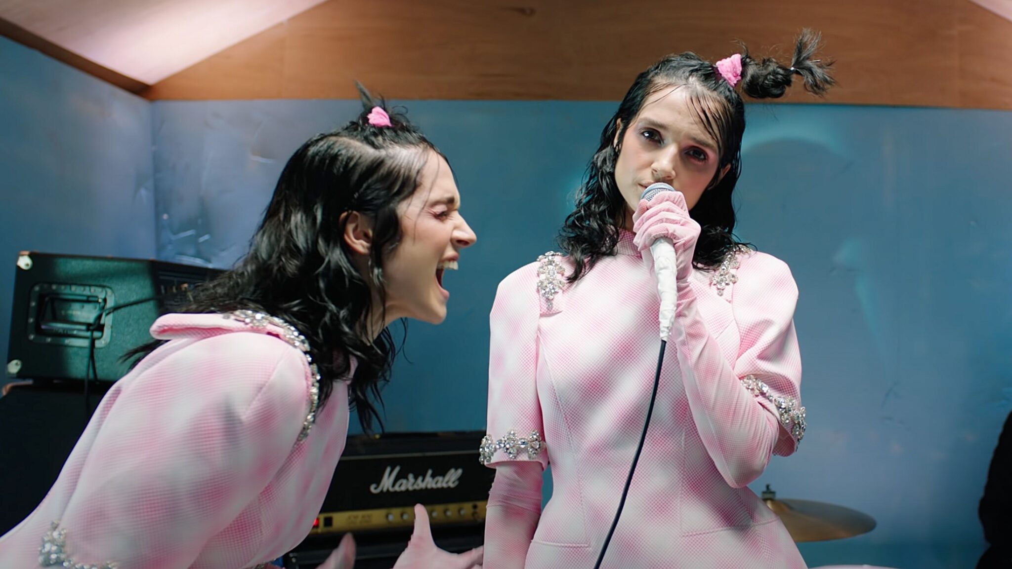 Poppy estrena “So Mean”