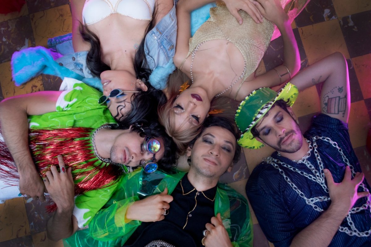 Era de Oro, un carrusel de emociones multicolor