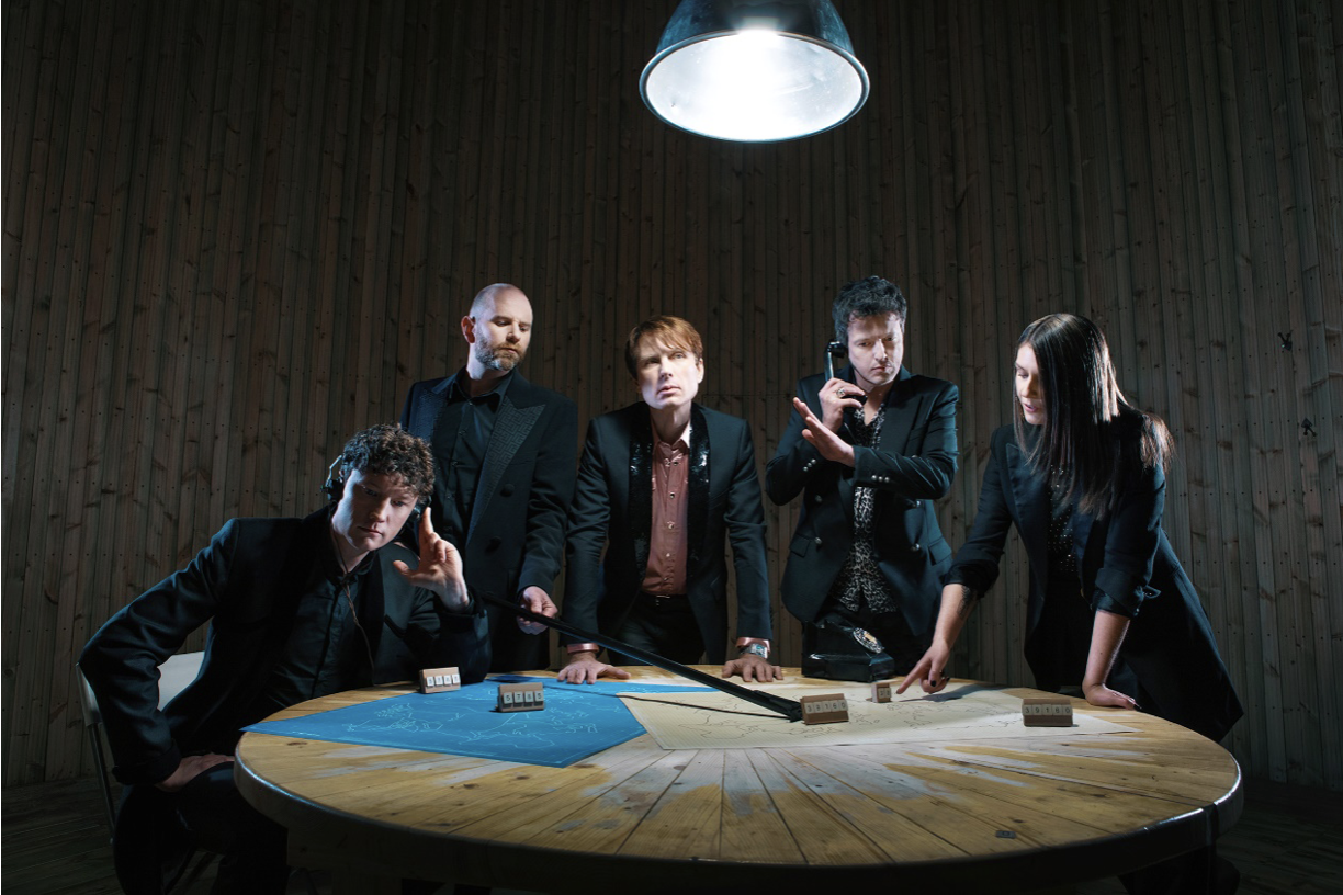 Franz Ferdinand anuncia 'Hits To The Head' y comparte “Billy Goodbye”