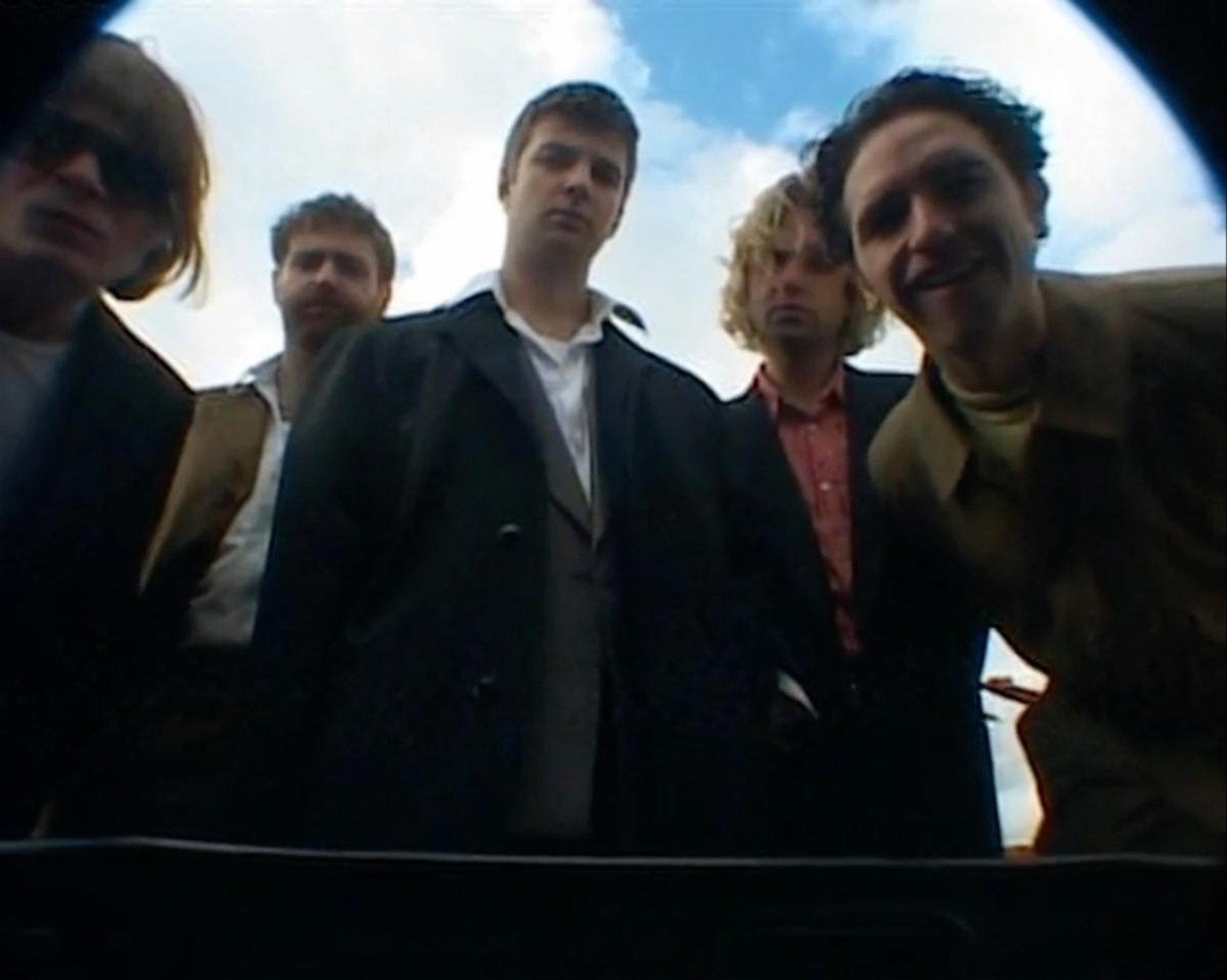 Fontaines D.C. estrena video retro para “Roman Holiday”