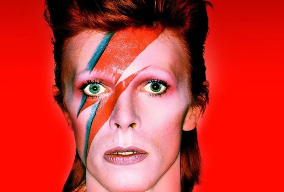 David Bowie Articulo Ovni