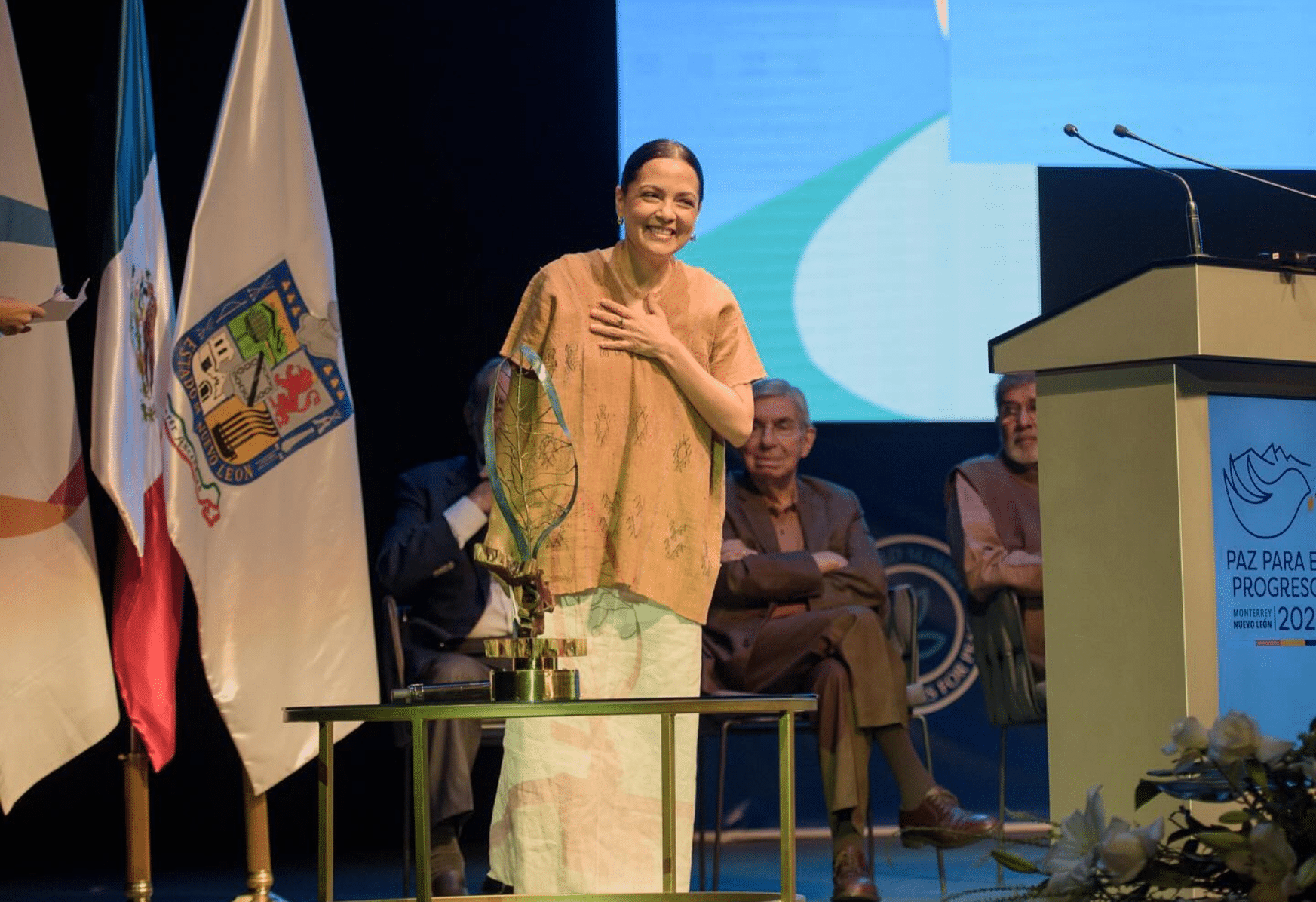 Natalia Lafourcade Embajadora De La Música Por La Paz