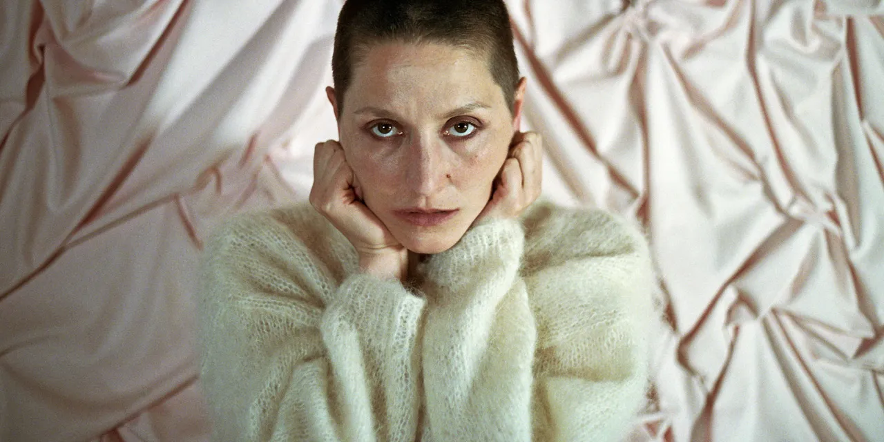 Cate Le Bon comparte “Heaven Is No Feeling” y anuncia disco