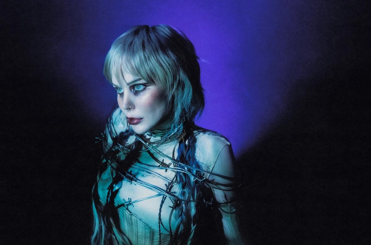 Alice Glass irrumpe con “Catch And Release”