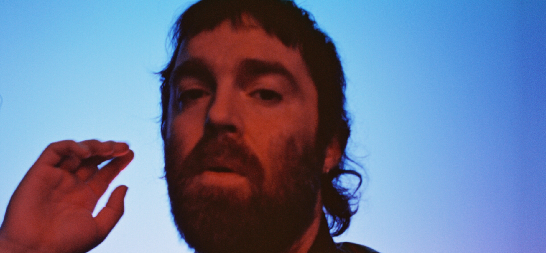 Chet Faker hipnotiza con “Far Side of the Moon”
