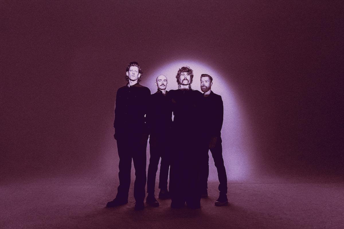 AFI anuncia nuevo álbum y estrena “Behind the Clock”