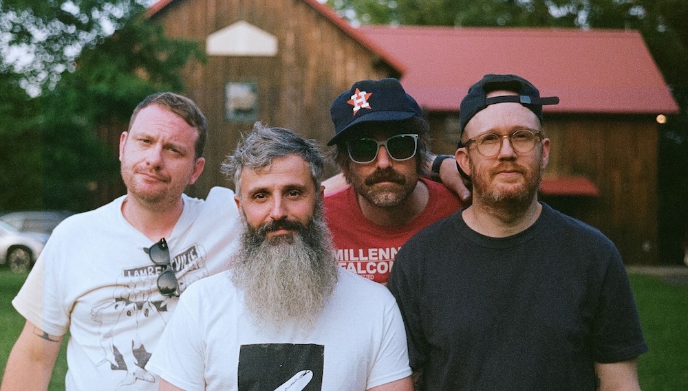 Algernon Cadwallader anuncia nuevo álbum y estrena 