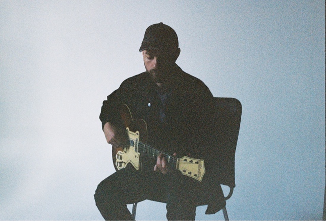 Ásgeir anuncia su nuevo álbum 'Julia' y lanza el sencillo “Smoke”