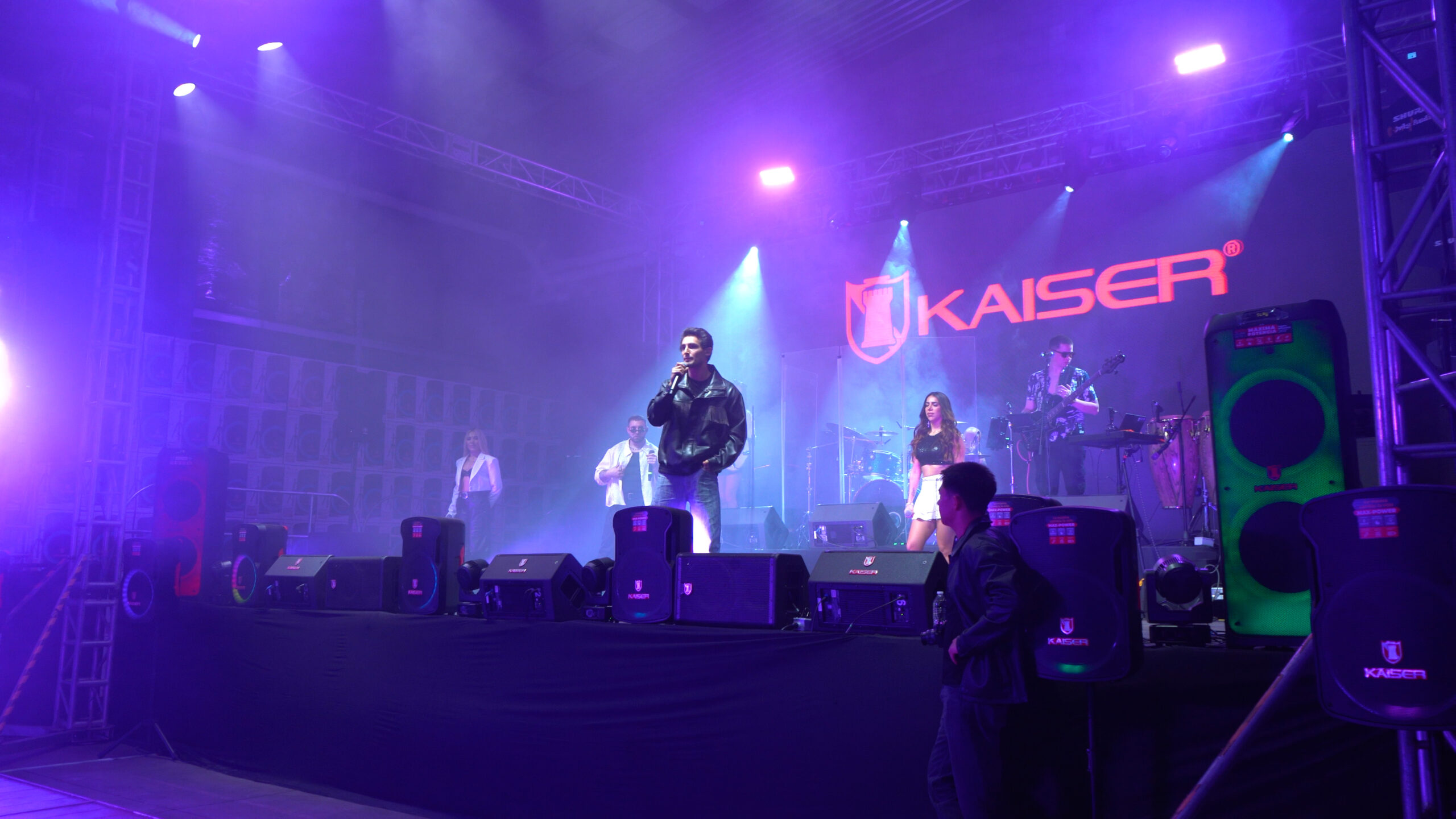 C0742.01 04 16 13.imagen fija169