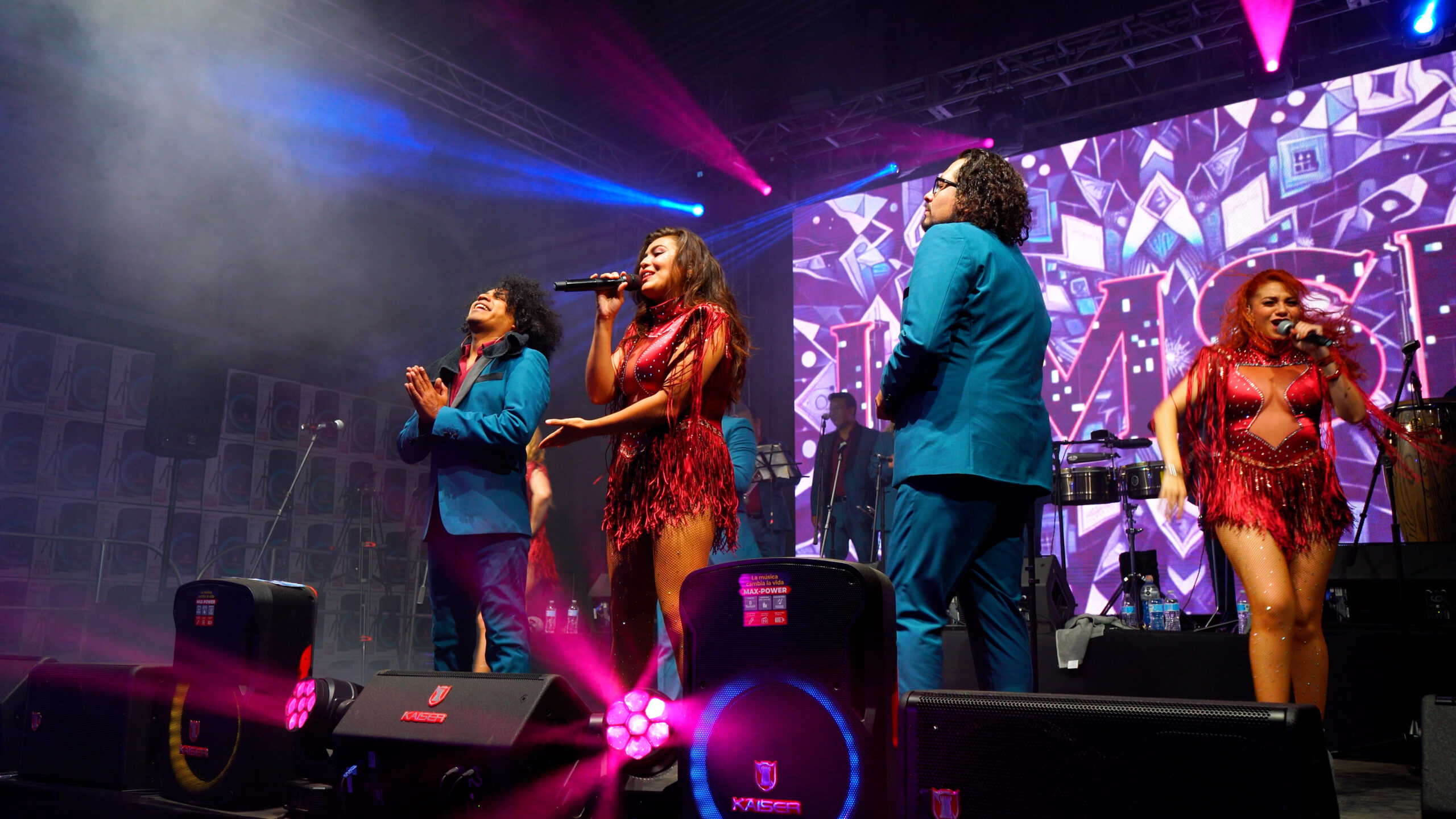 C0742.01 15 52 01.imagen fija230