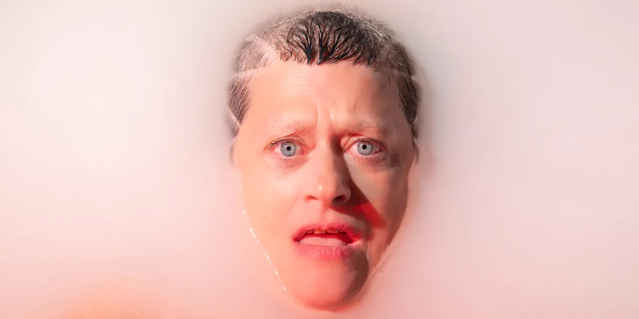 Peaches anuncia disco y estrena “Not In Your Mouth None Of Your Business (Bite Down. Back Off)”