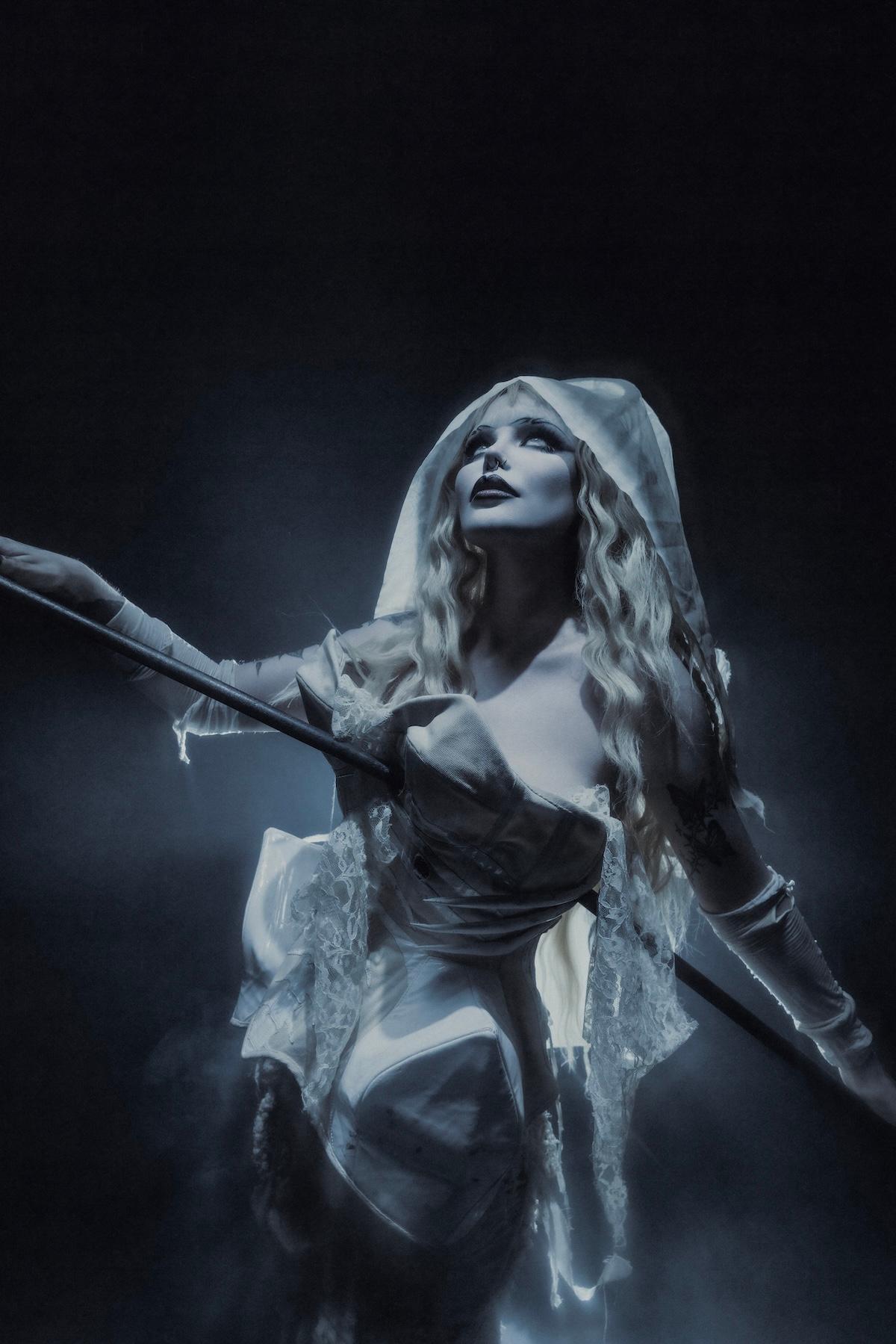 “MERCY KILL”, lo nuevo de Alice Glass