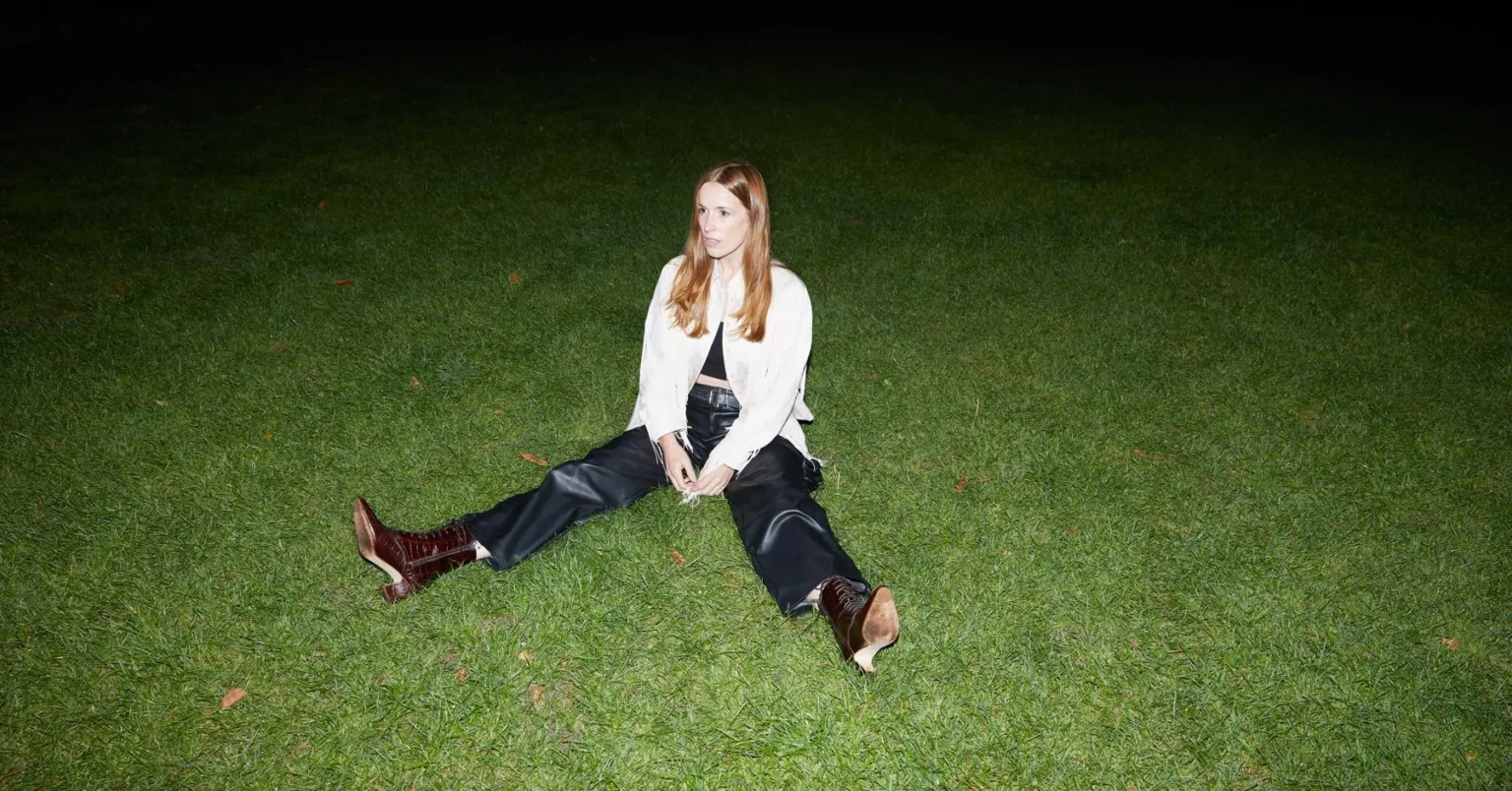 Anna Prior anuncia EP y estrena “True For You”