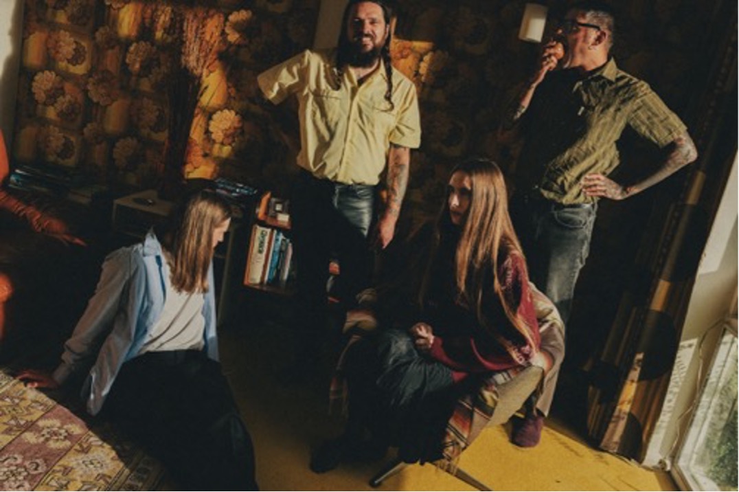 “Cruise Ship Designer”, lo nuevo de Dry Cleaning