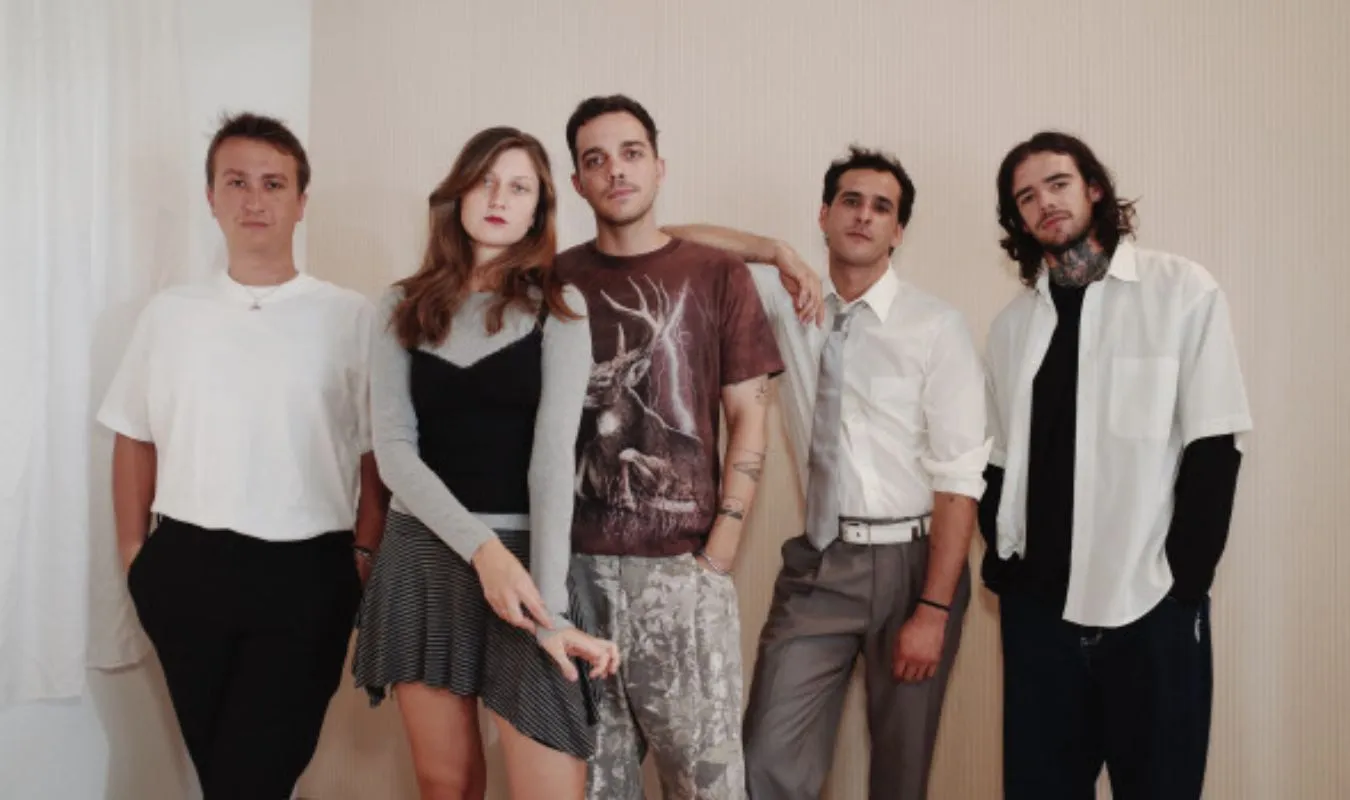 “La Codicia y Capital de las Fuerzas Extranjeras”, el nuevo single de Niña Polaca