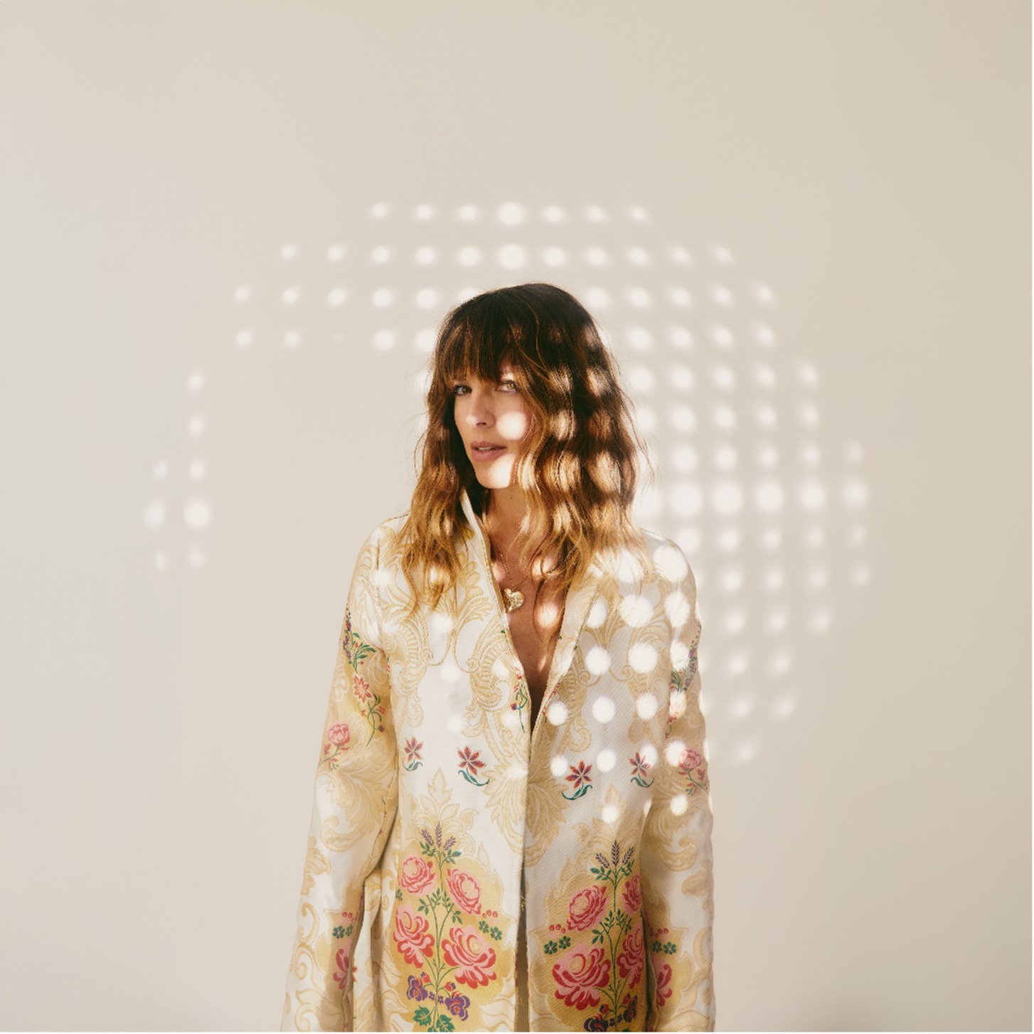 Melody’s Echo Chamber sorprende con “The House That Doesn’t Exist”