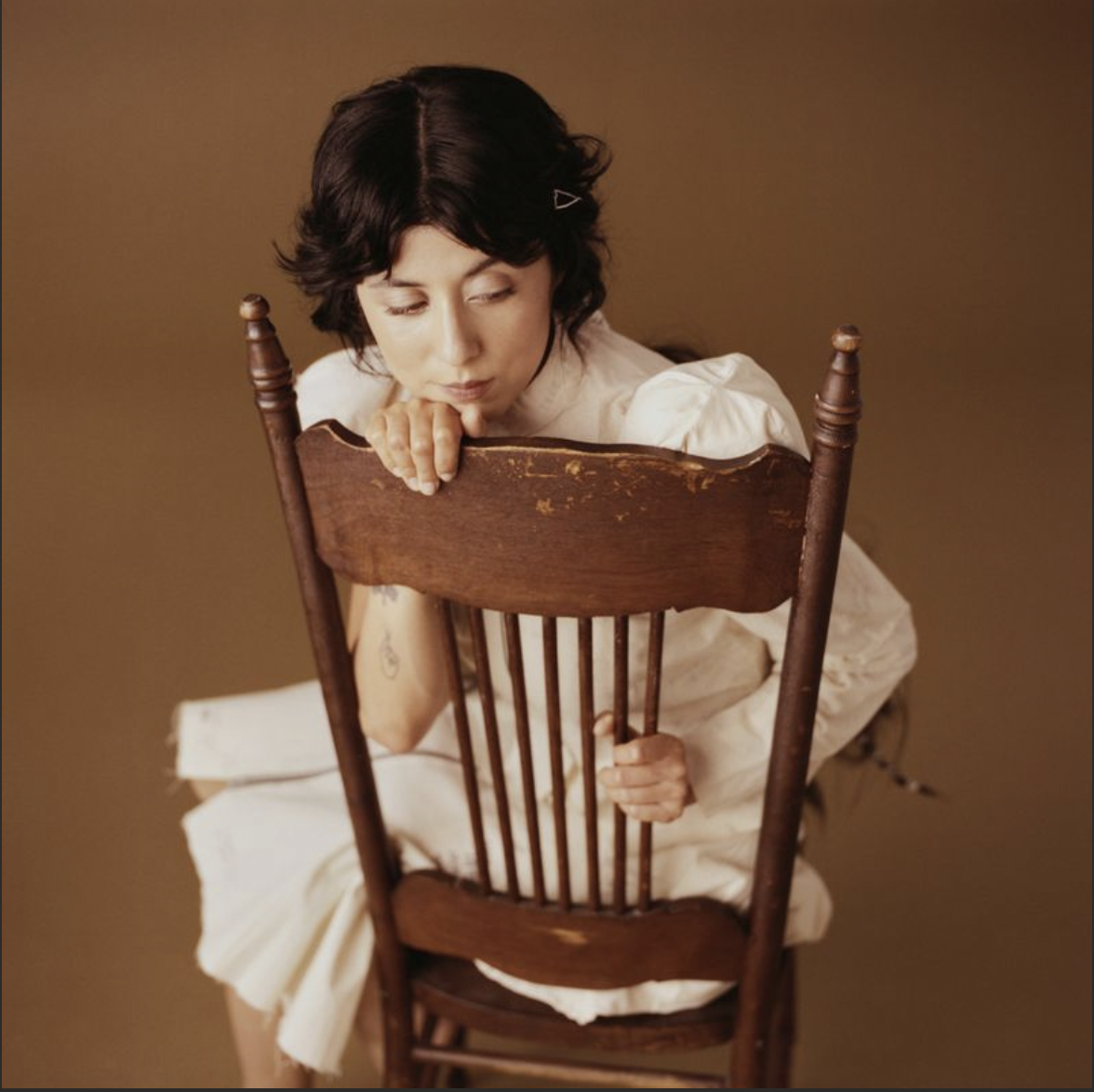 Daniela Andrade comparte el sencillo “i see red”