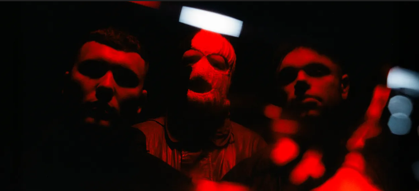 KNEECAP anuncia disco y estrena “Liars Tale”