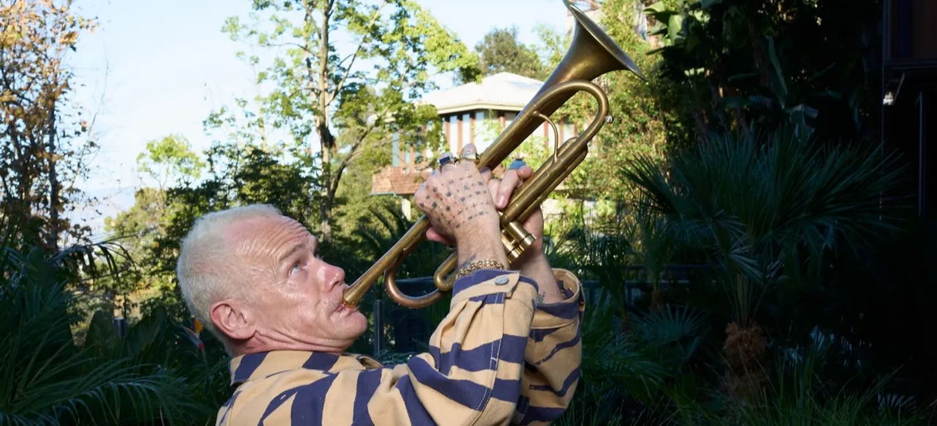 Flea llega con “Thinkin Bout You”