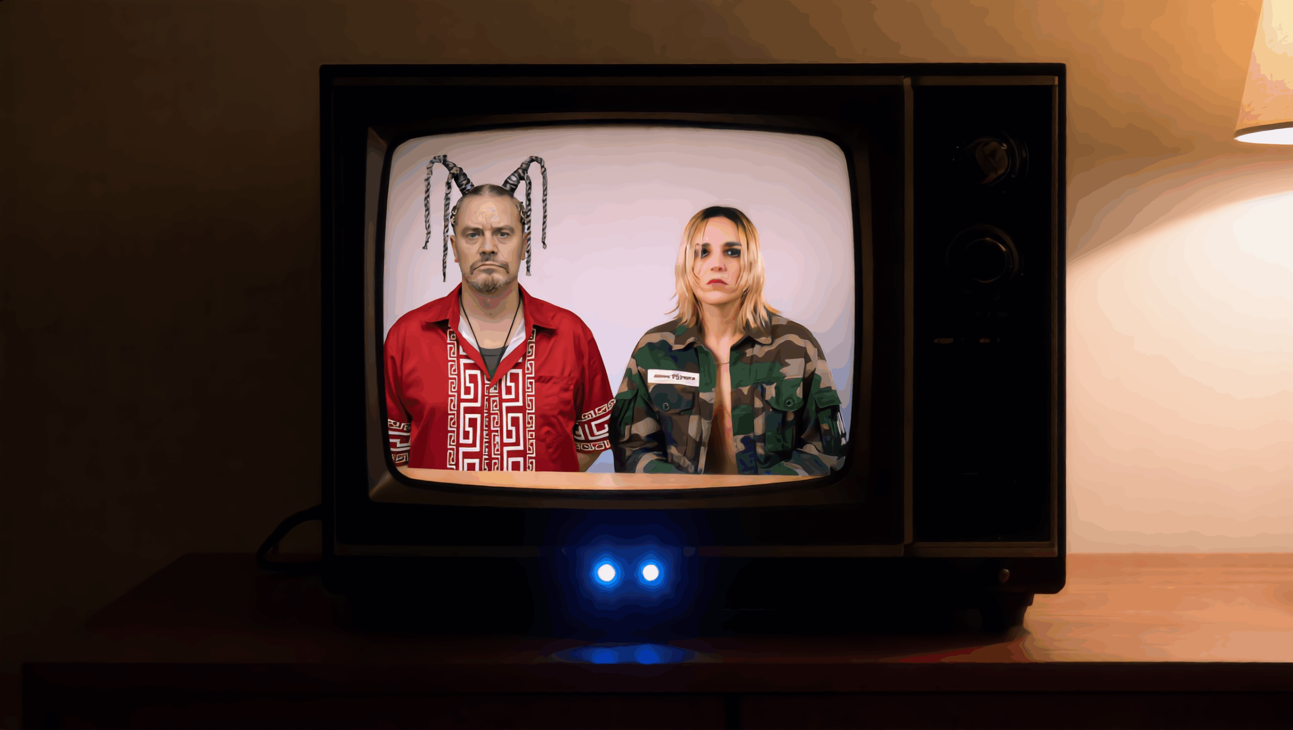 Jehnny Beth se une a Mike Patton en “Look At Me”