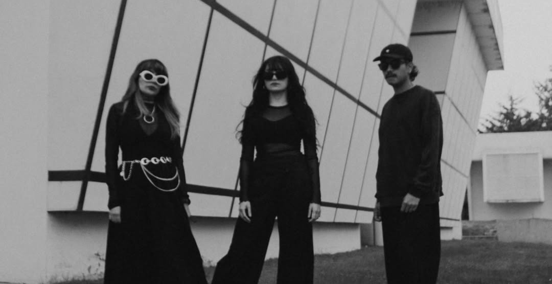 Mirror Revelations anuncia ‘Ígnea’ y presenta “Desafiar”