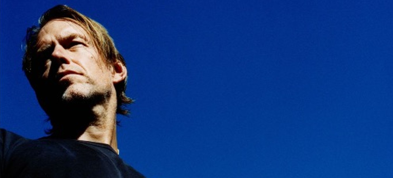 Ed O’Brien explora su lado más íntimo con “Incantations”