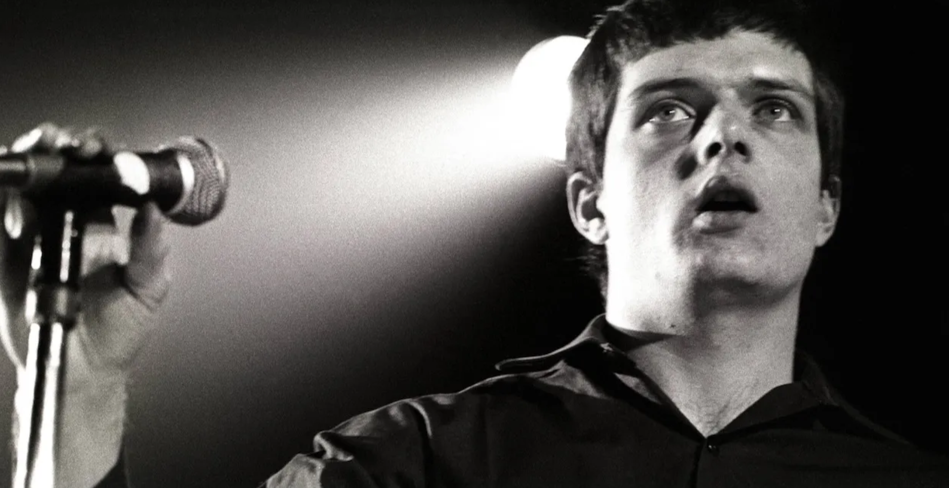 Joy Division revive su historia con ‘Eternal (Live)’