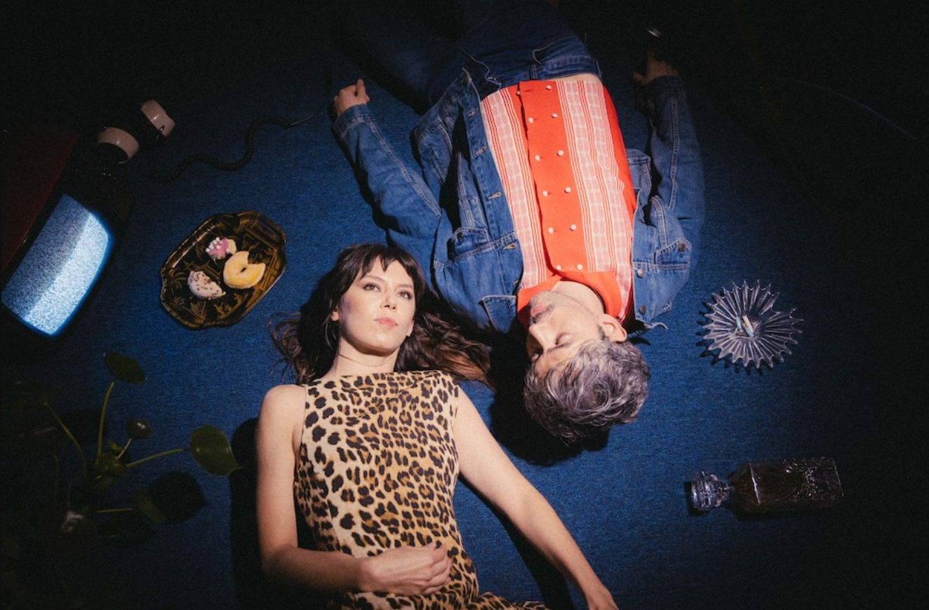 Dënver regresa con “Me Voy” junto a Ruzzi